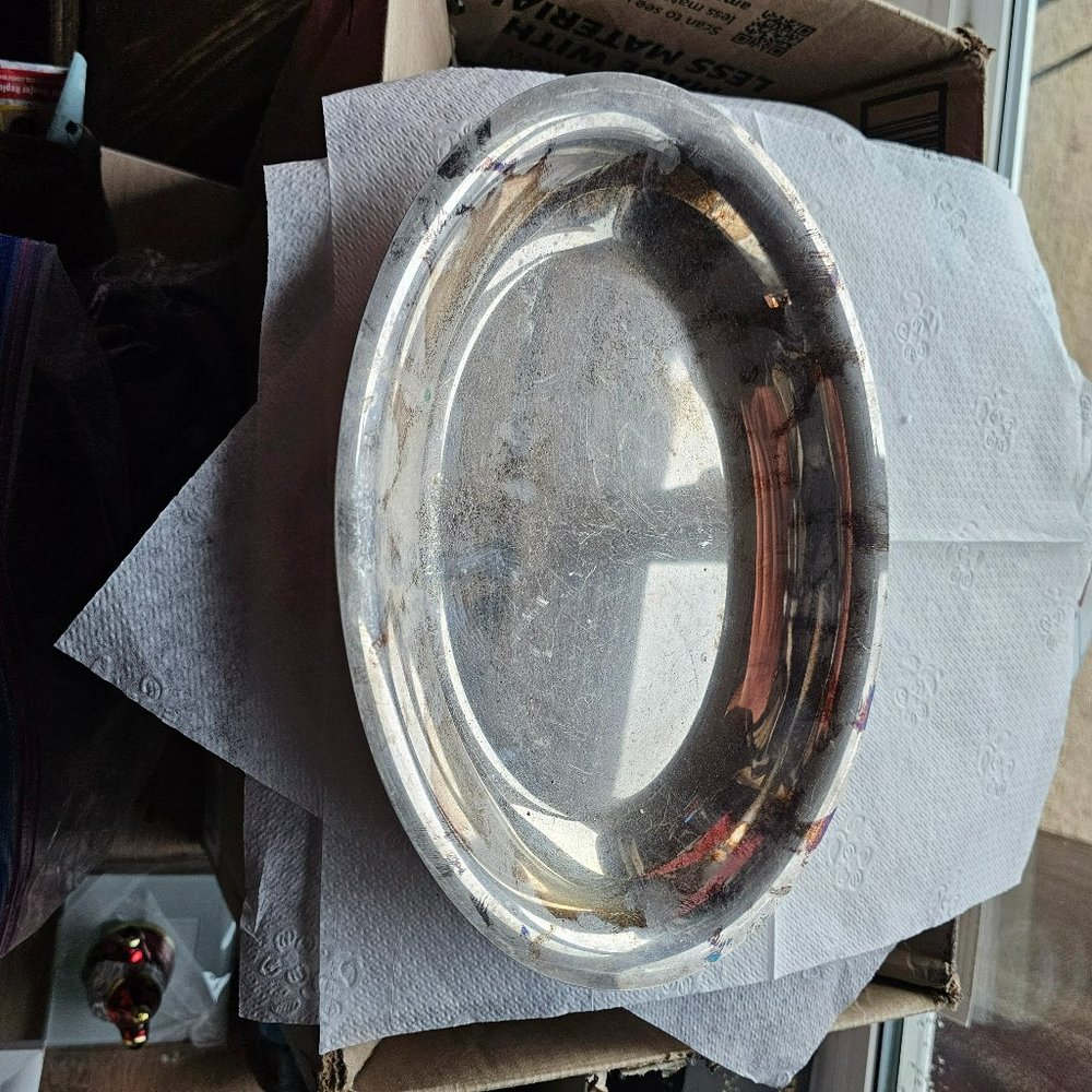 metal serving dish